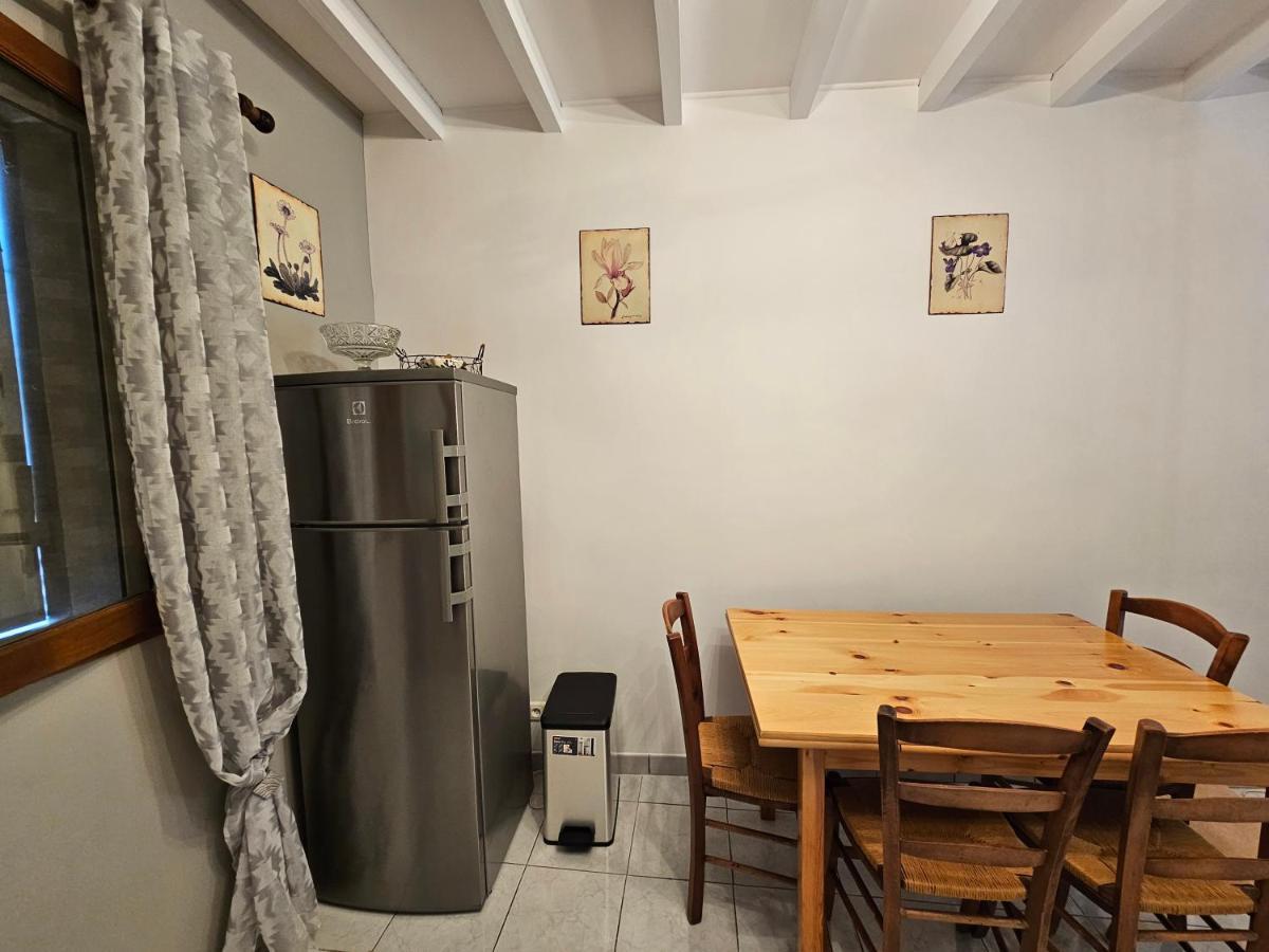 Les Oliviers Apartment Ansouis Luaran gambar