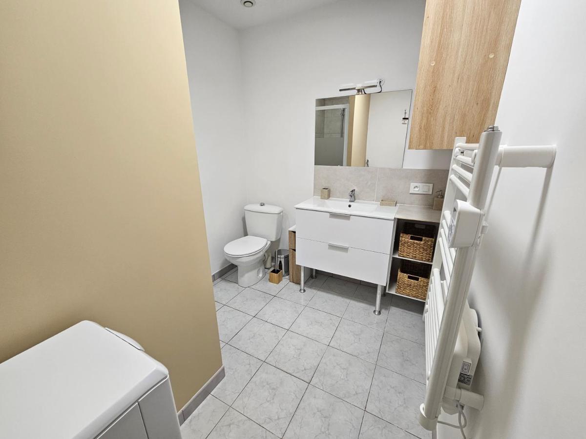 Les Oliviers Apartment Ansouis Luaran gambar