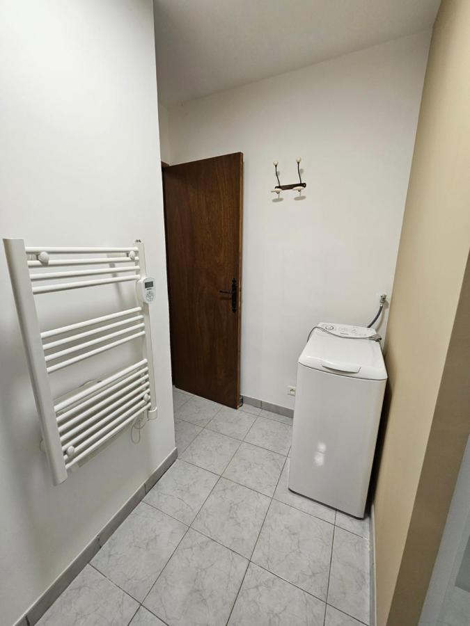Les Oliviers Apartment Ansouis Luaran gambar