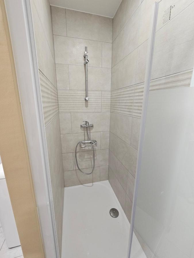 Les Oliviers Apartment Ansouis Luaran gambar